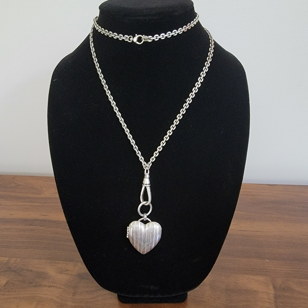 Womens Fossil necklace